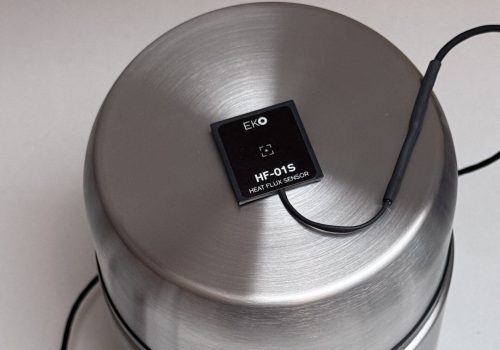 Heat flux sensor in a metal jar